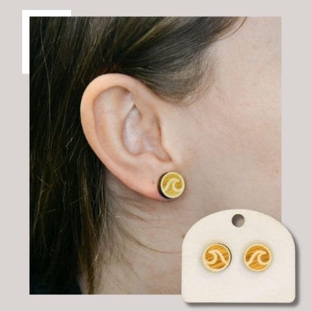 Wave shaped wooden earrings from Lubiwood
